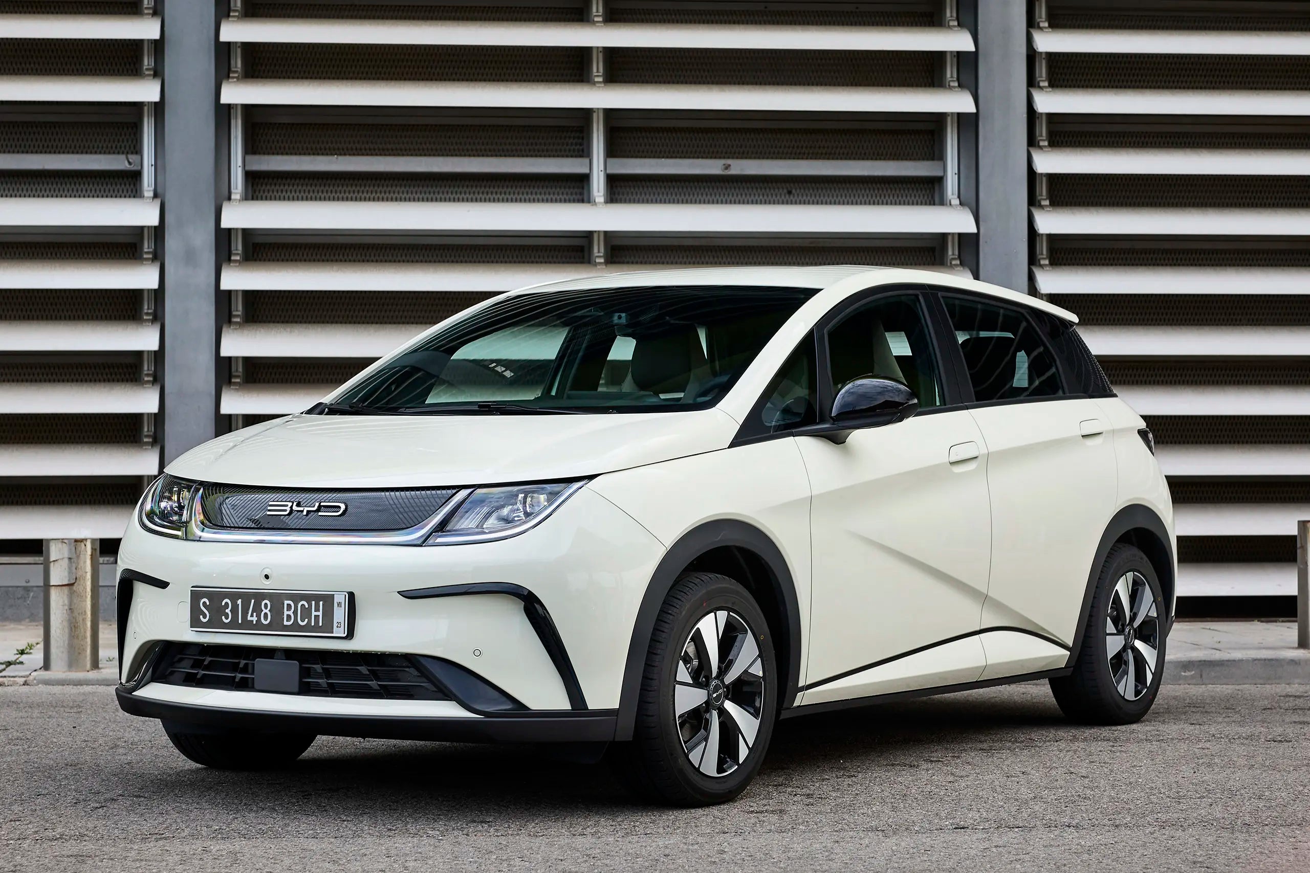 BYD Dolphin G DM-i