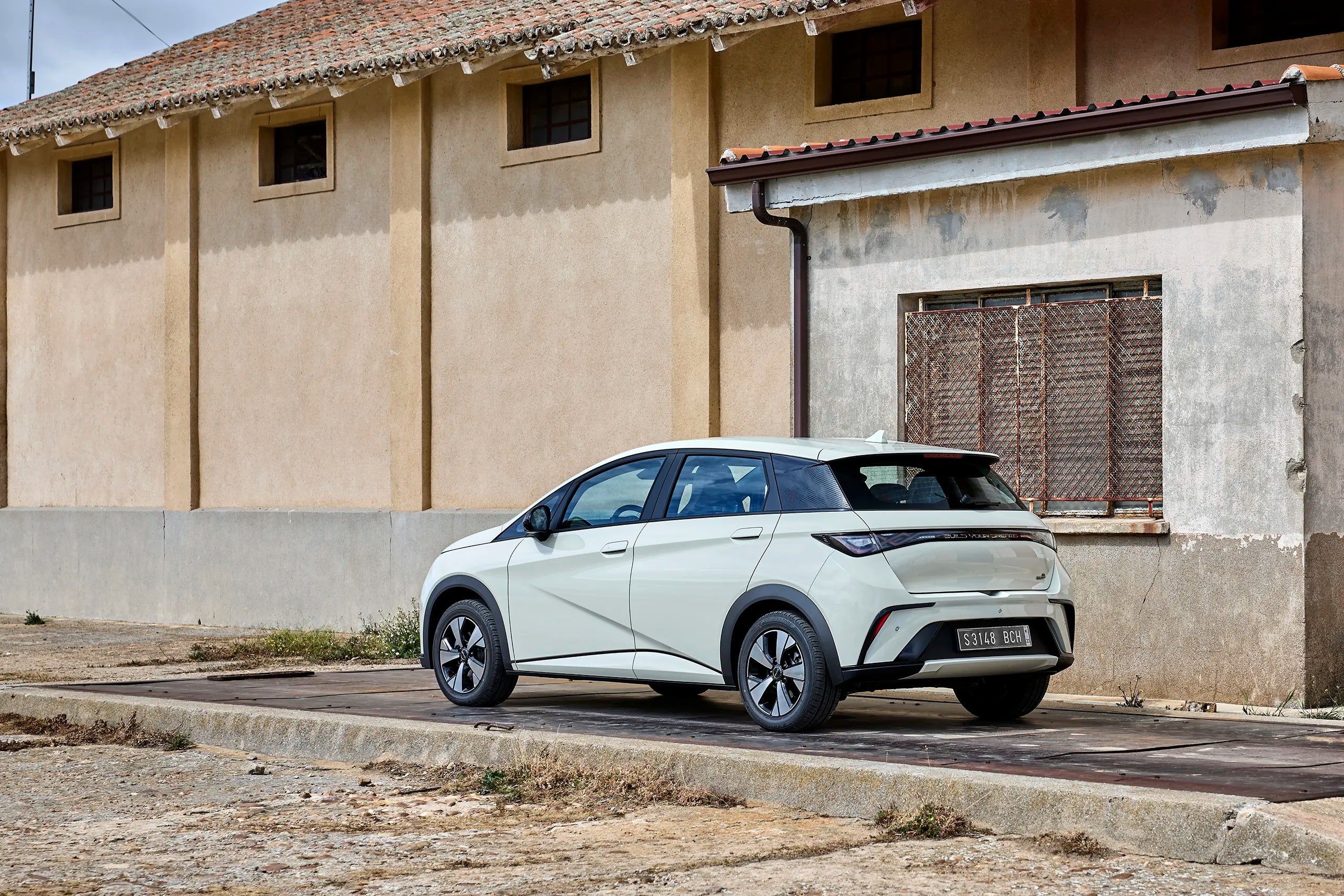 BYD Dolphin G DM-i